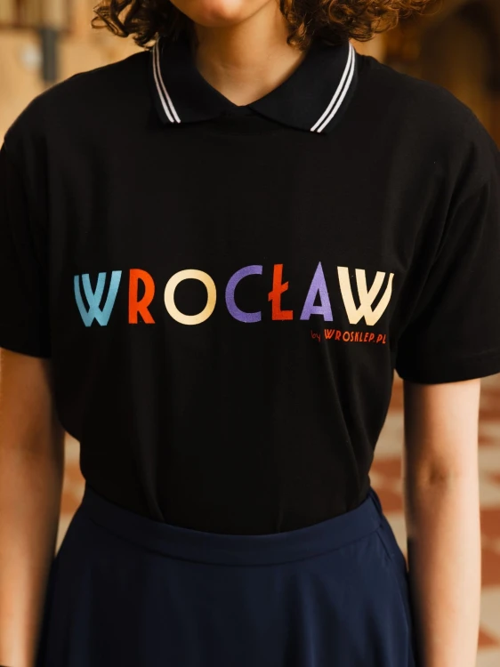 Koszulka czarna z kolorowym napisem Wrocław BASIC krótki rękaw (UNISEX)